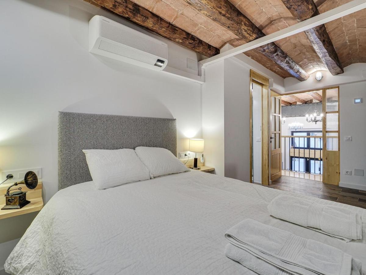 Concordia - Beautiful Flat, Spacious, 4 , 2 Bath Apartment