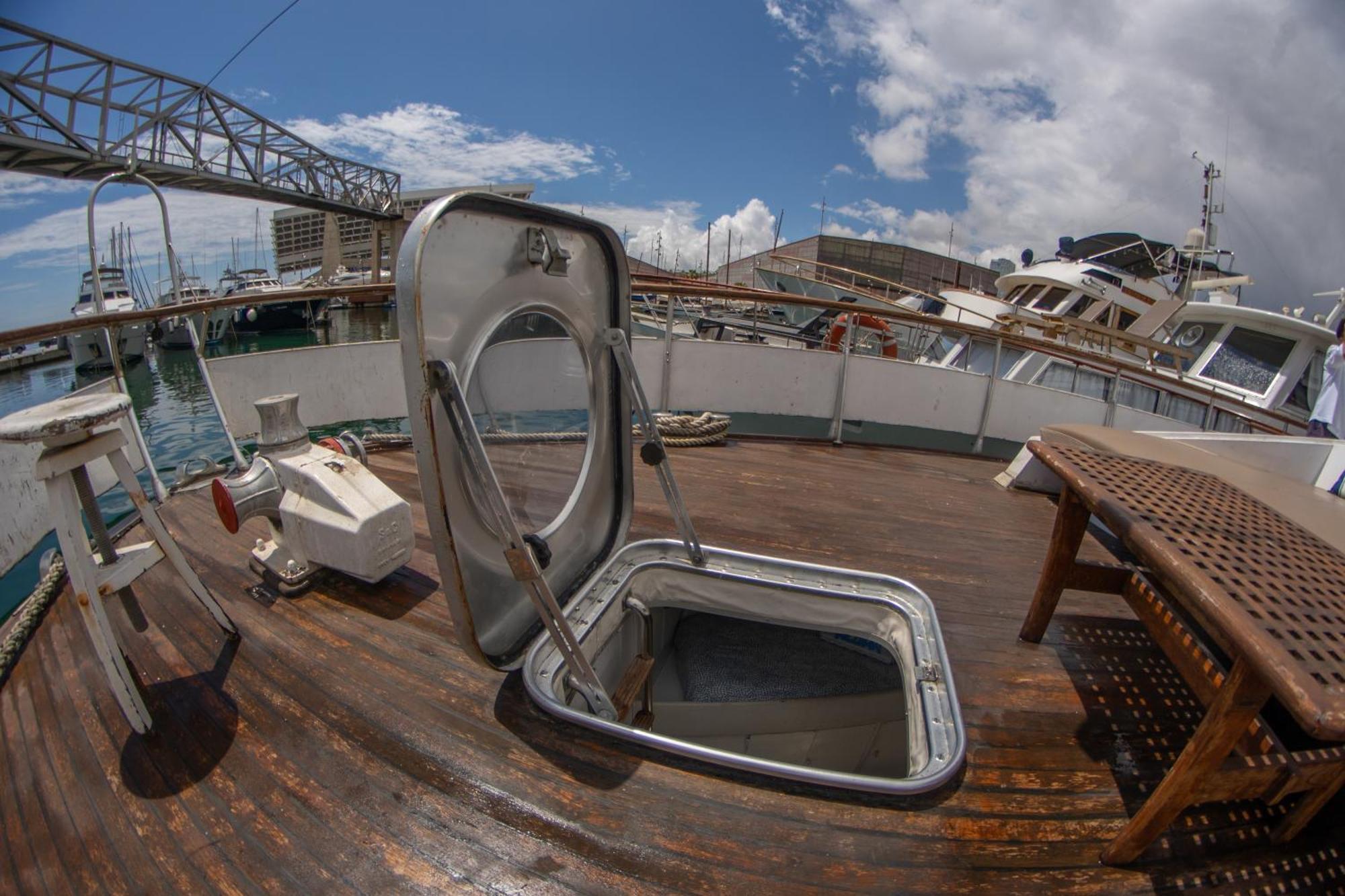 Charter Boat Barcelona