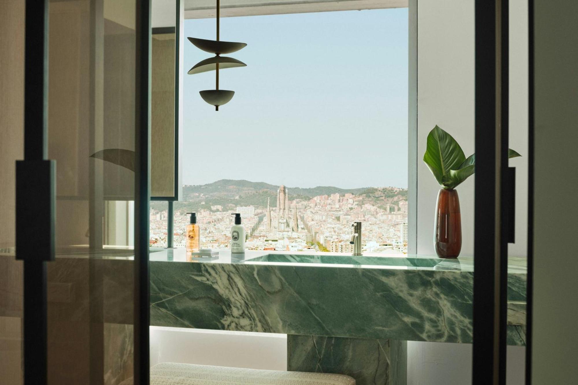 Hotel Arts 5*