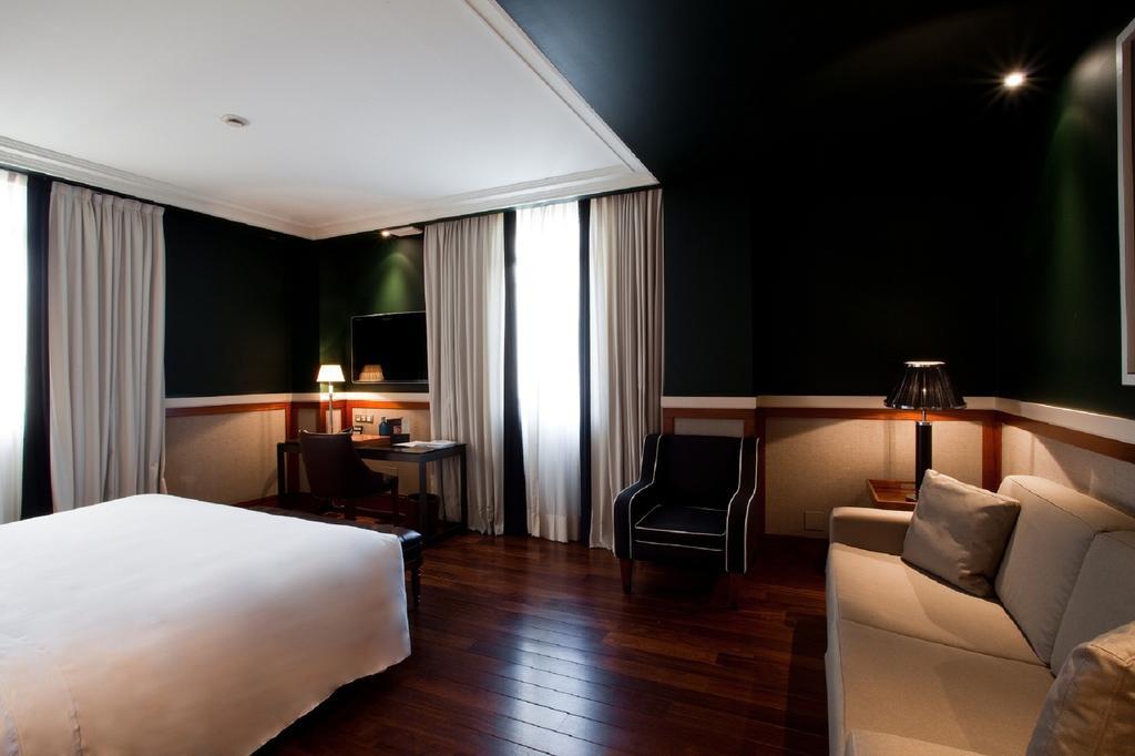 1898 Hotel 4*