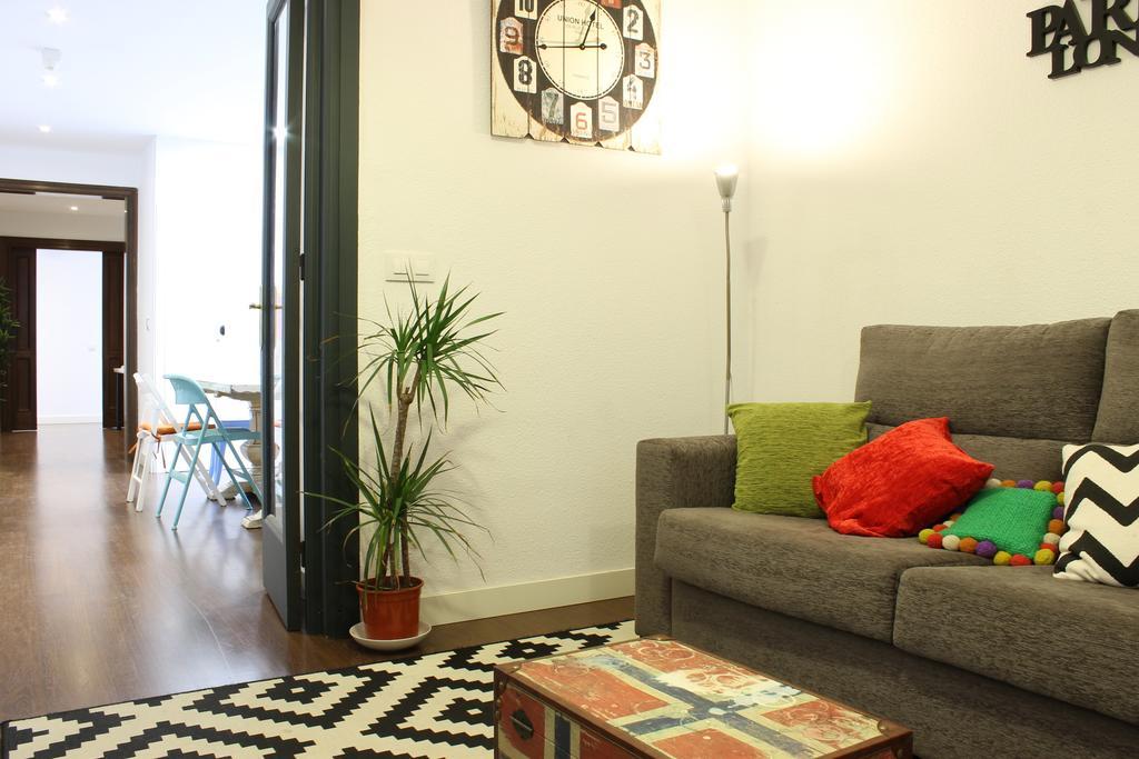 185m² 8 Slaapkamer, 4 Privé Badkamer In Eixample * Barcelona