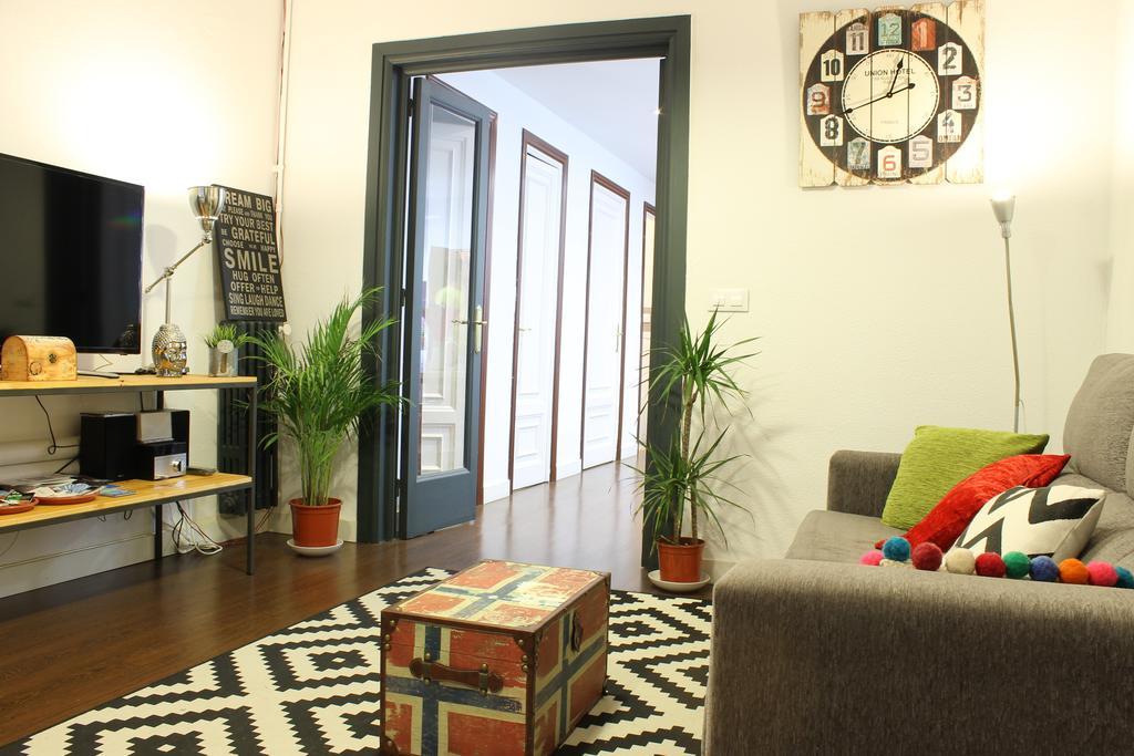 185m² 8 Slaapkamer, 4 Privé Badkamer In Eixample Appartement Barcelona