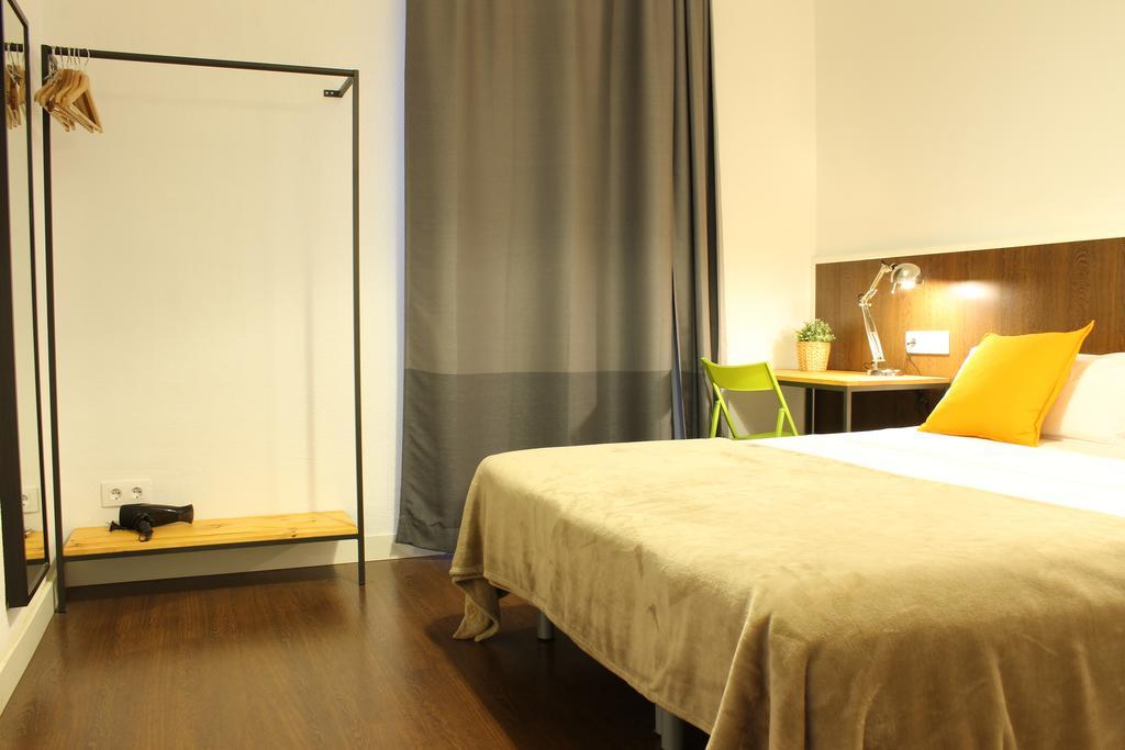 185m² 8 Slaapkamer, 4 Privé Badkamer In Eixample Appartement Barcelona