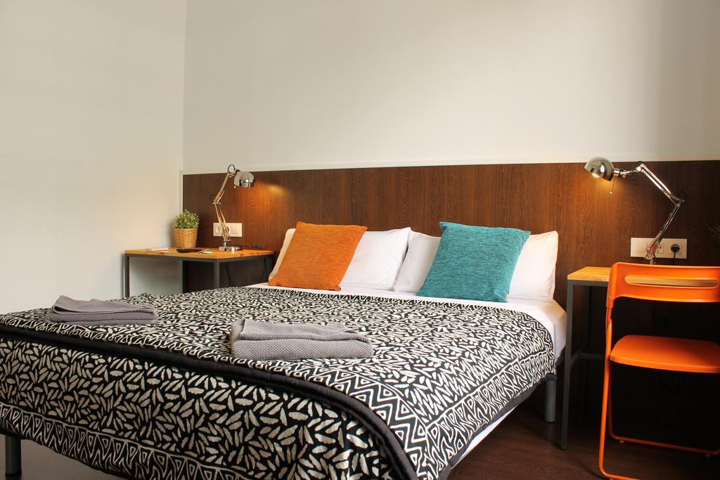 Appartement 185m² 8 Slaapkamer, 4 Privé Badkamer In Eixample *