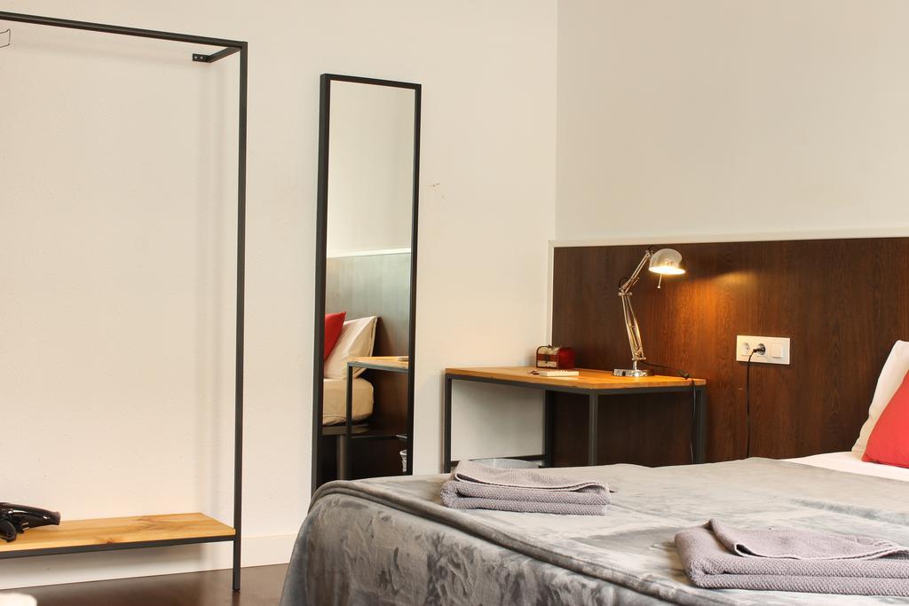 185m² 8 Slaapkamer, 4 Privé Badkamer In Eixample Appartement *