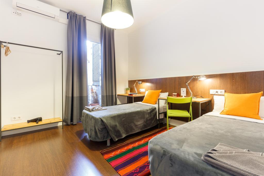 Appartement 185m² 8 Slaapkamer, 4 Privé Badkamer In Eixample *