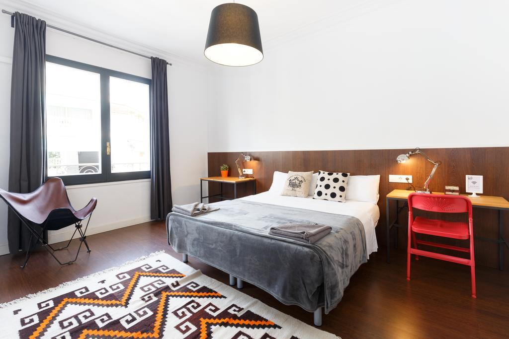 Appartement 185m² 8 Slaapkamer, 4 Privé Badkamer In Eixample *