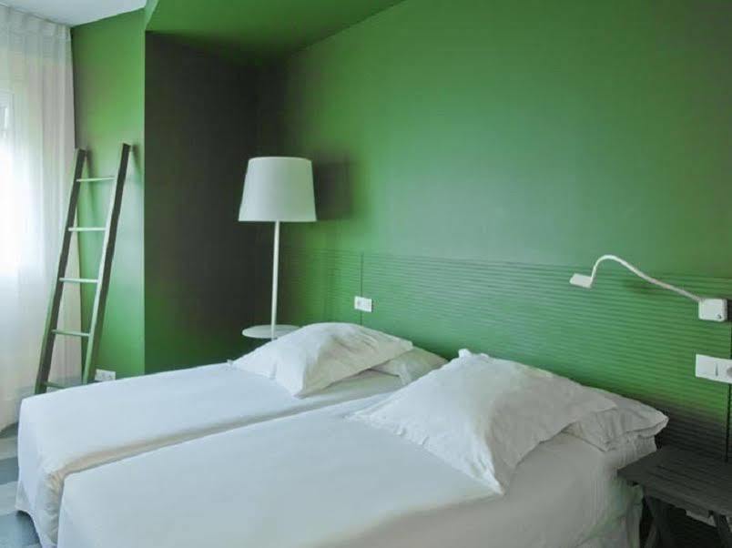 Sixties Rambla Hotel 3*