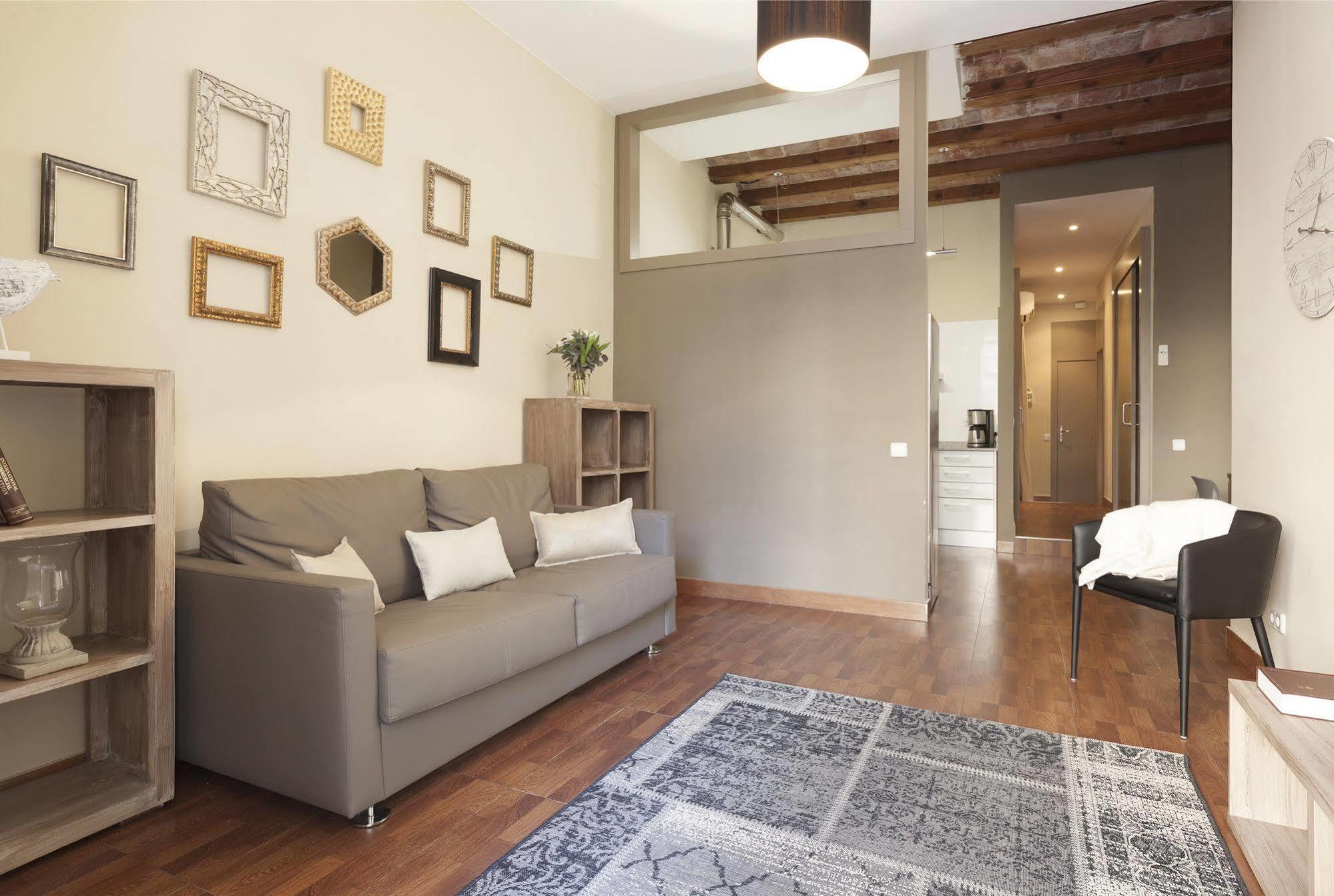 Easy Sleep Gaudi Terrace Apartment Barcelona