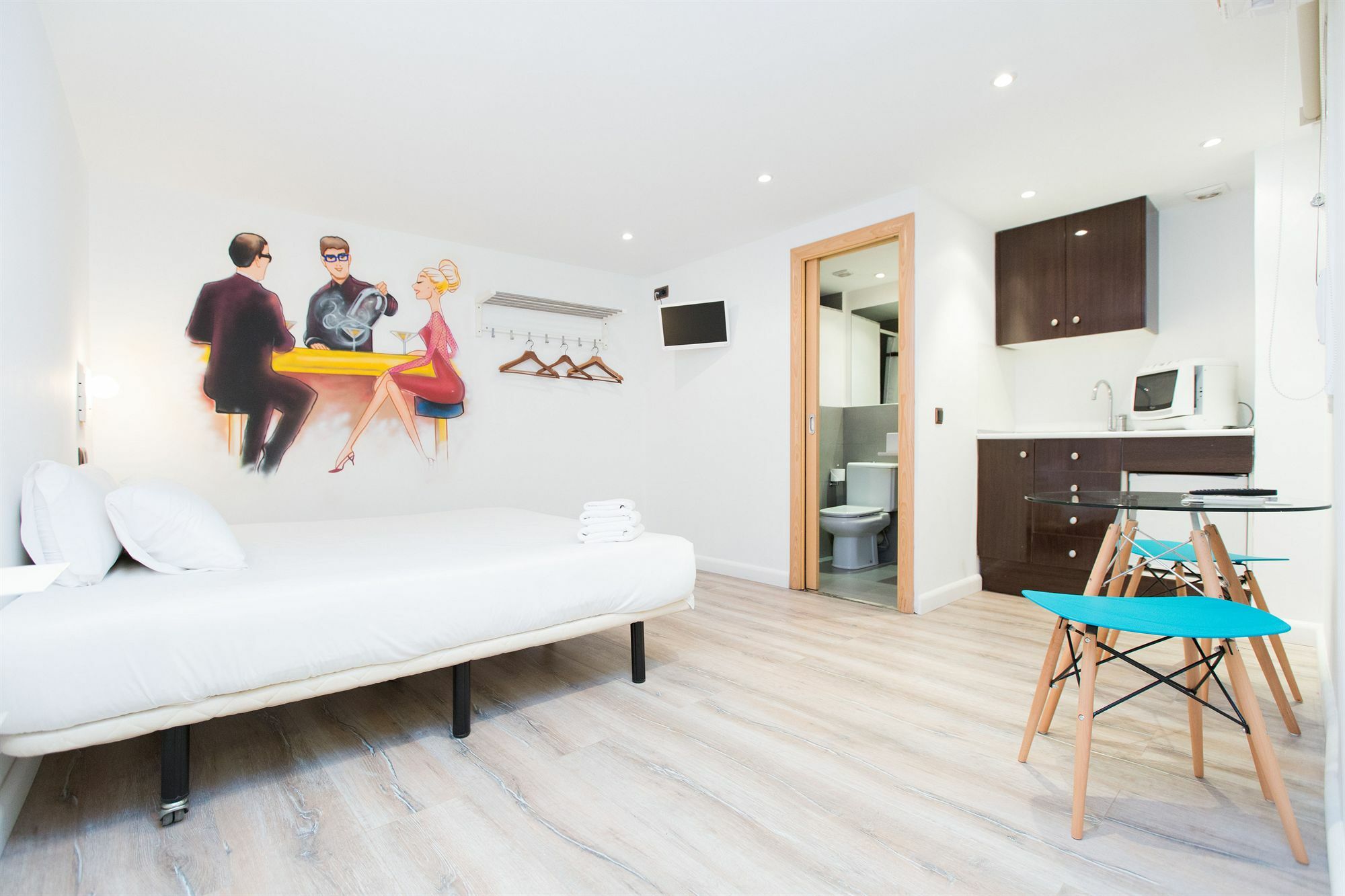 Ainb Ramblas-colon Apartment