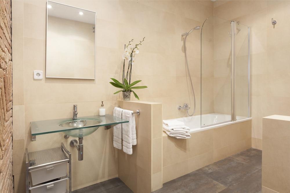 Easy Sleep Gaudi Terrace Apartment Barcelona